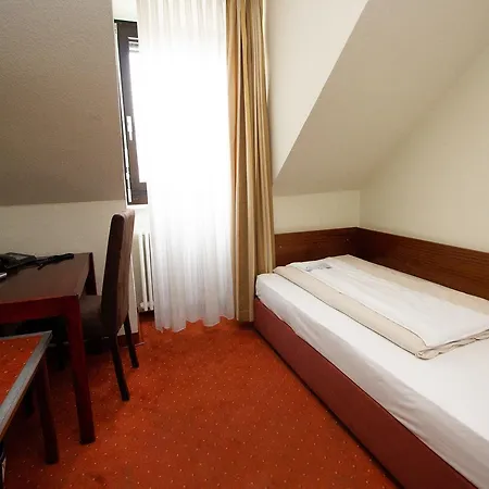 Hotell Dolomit München