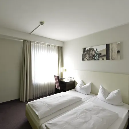 Hotell Dolomit 2*
